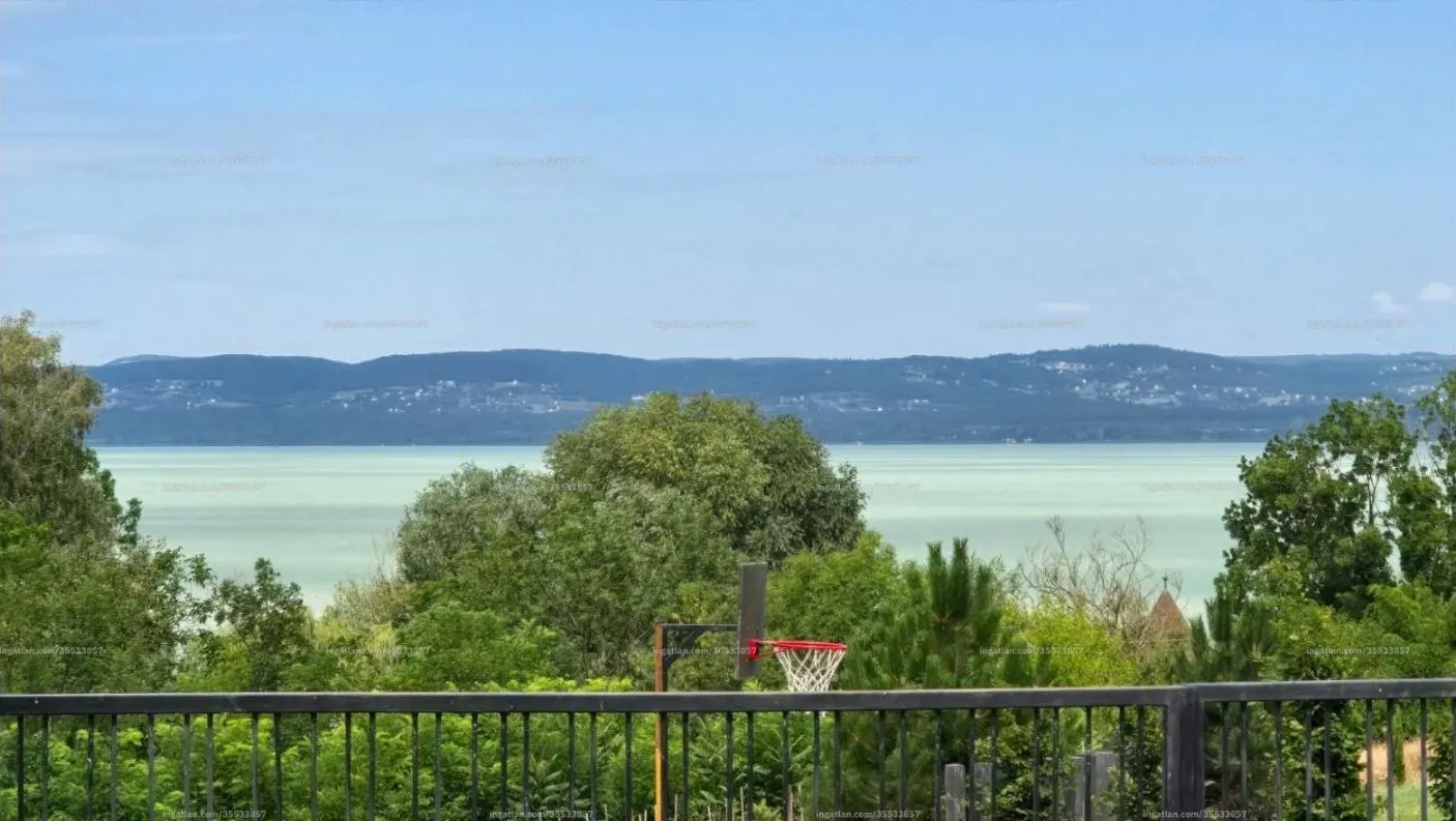 Balatoni panorámás építési telek a szárszói Magasparton – 1. kép