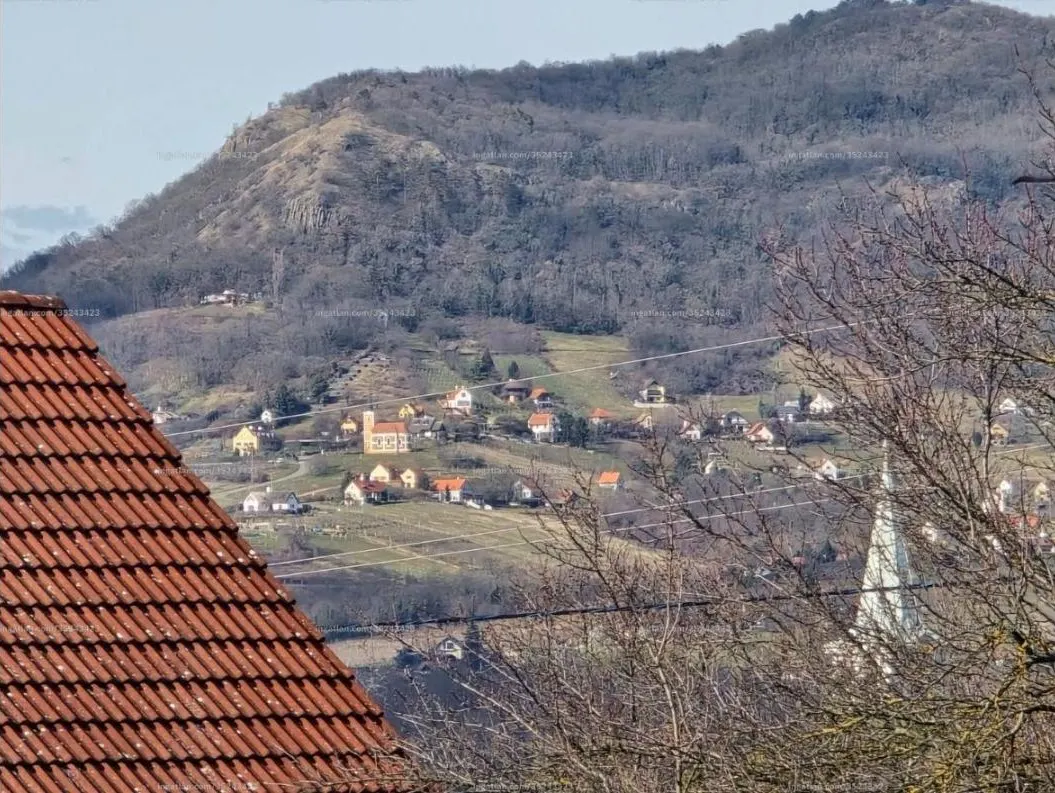 Hegyoldali panorámás telek Badacsonytördemicen – 1. kép