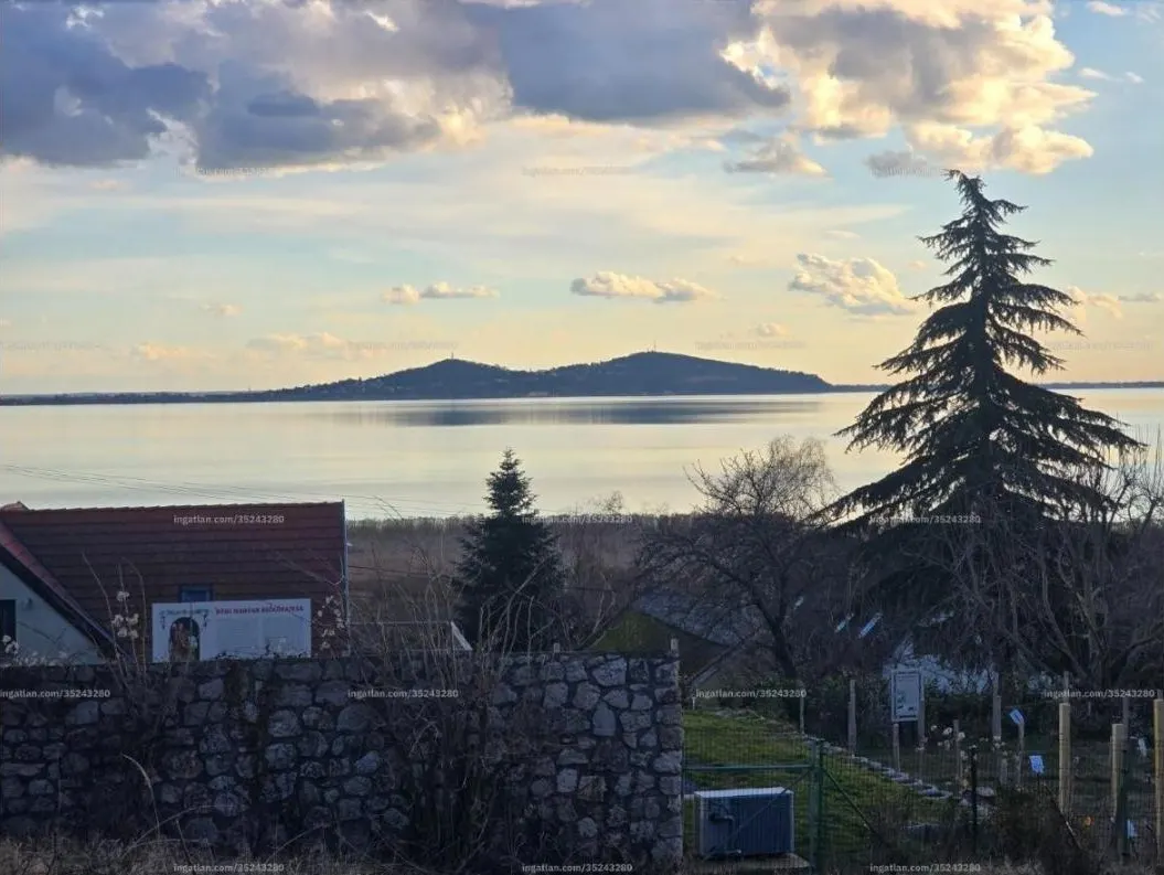 Panorámás lakóövezeti telek Badacsonytomajban – 2. kép