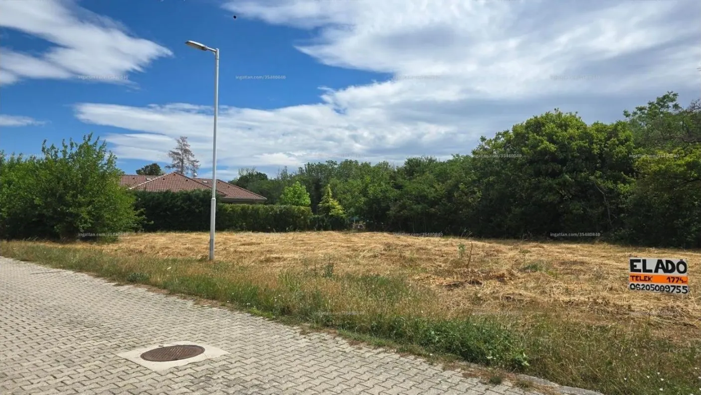 1774 m²-es, megosztható panorámás telek Balatonszárszón – 2. kép