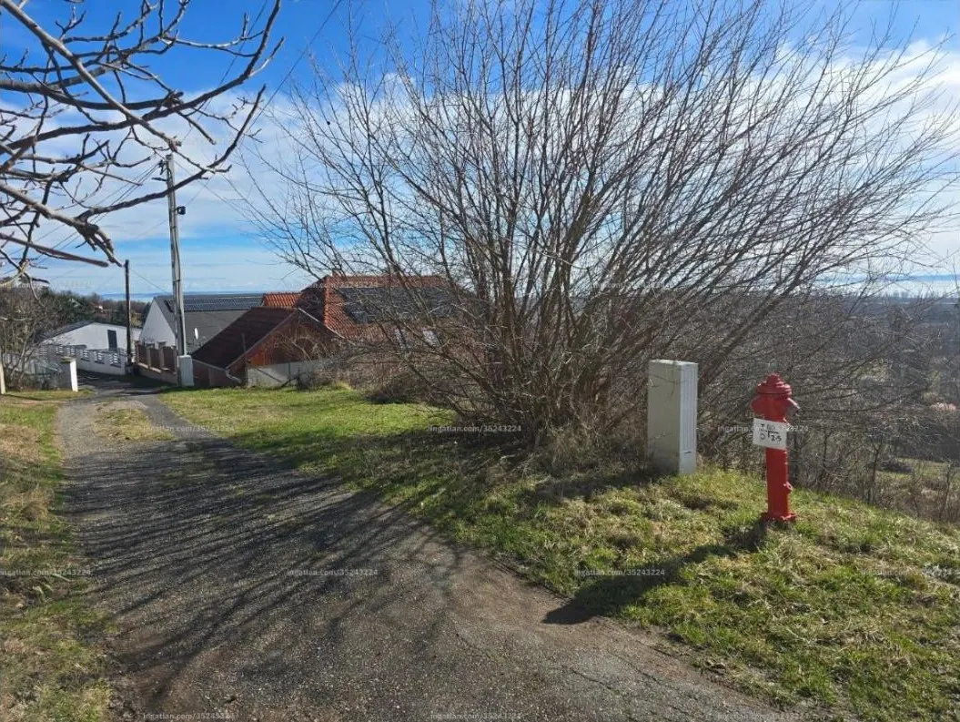 2770 m²-es panorámás telek Vonyarcvashegyen – 3. kép