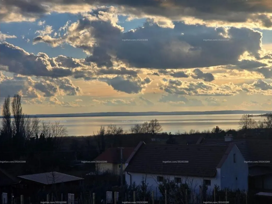Panorámás lakóövezeti telek Badacsonytomajban – 3. kép